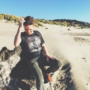 Meet your Posher, Eric